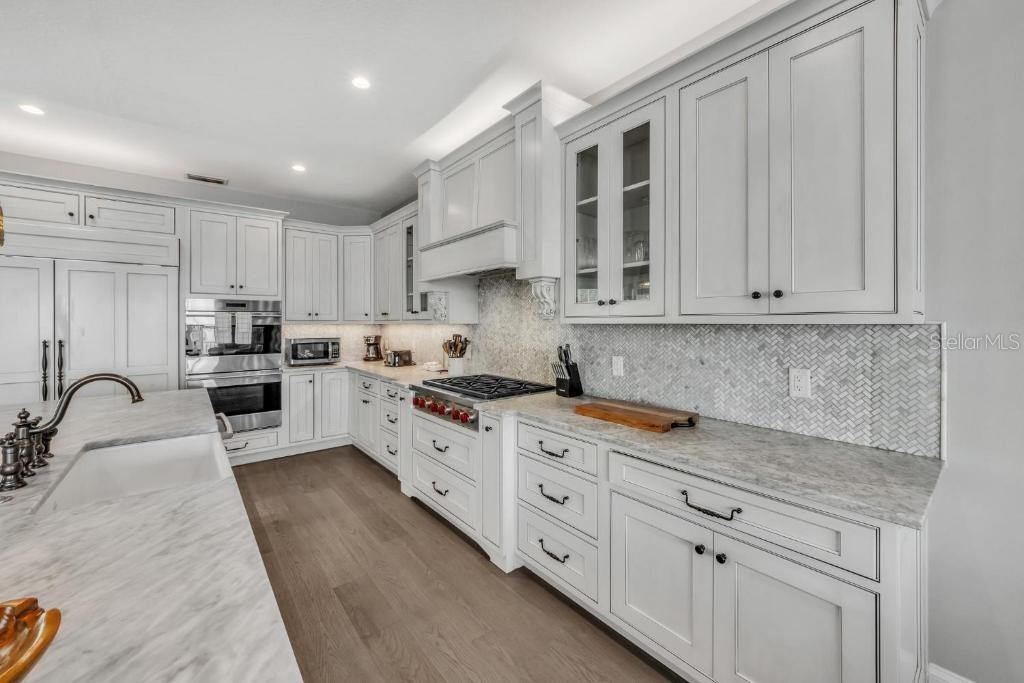 CORTEZ BEACH - Residential