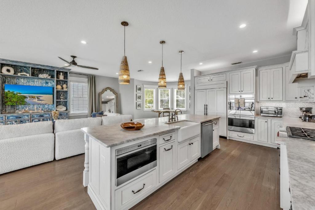 CORTEZ BEACH - Residential