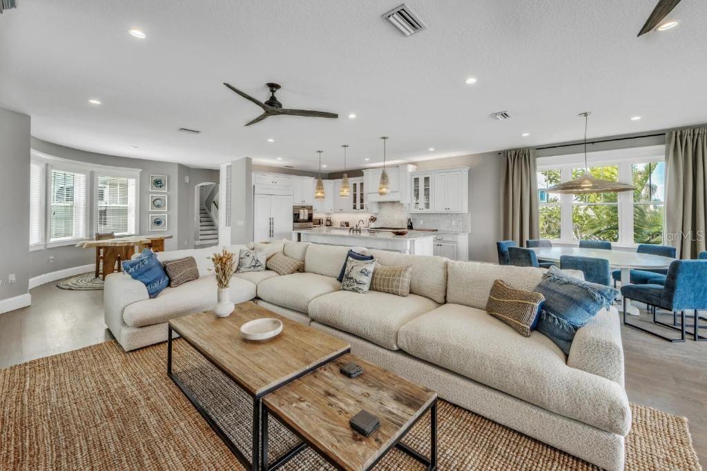 CORTEZ BEACH - Residential