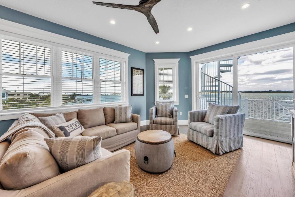 CORTEZ BEACH - Residential