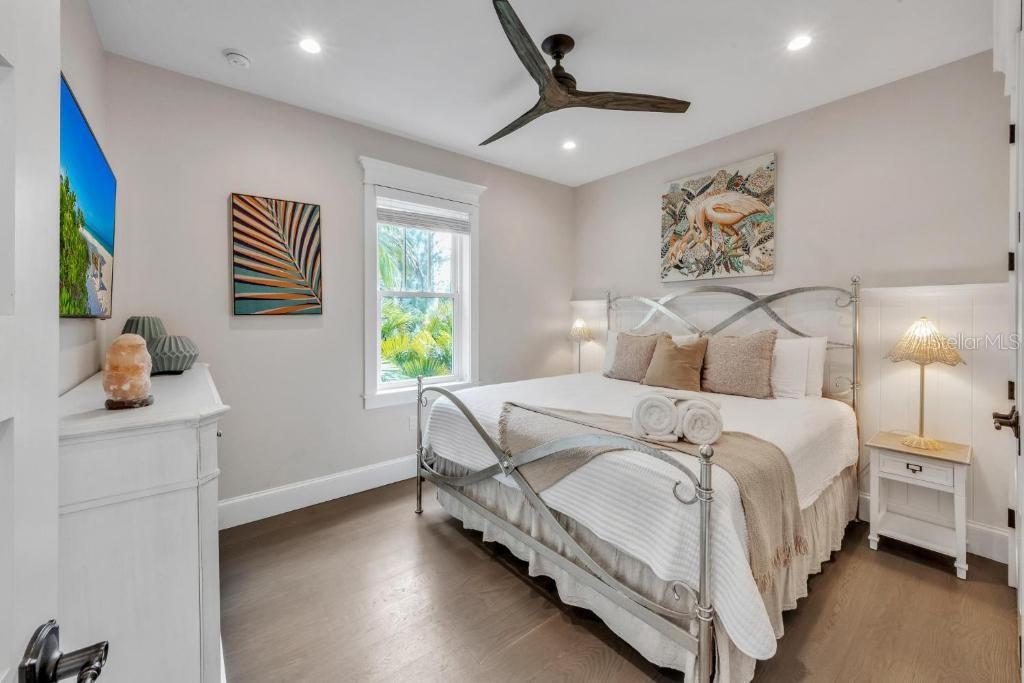 CORTEZ BEACH - Residential