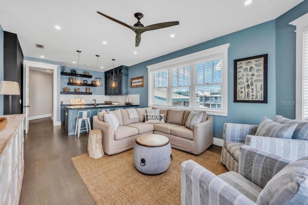 CORTEZ BEACH - Residential