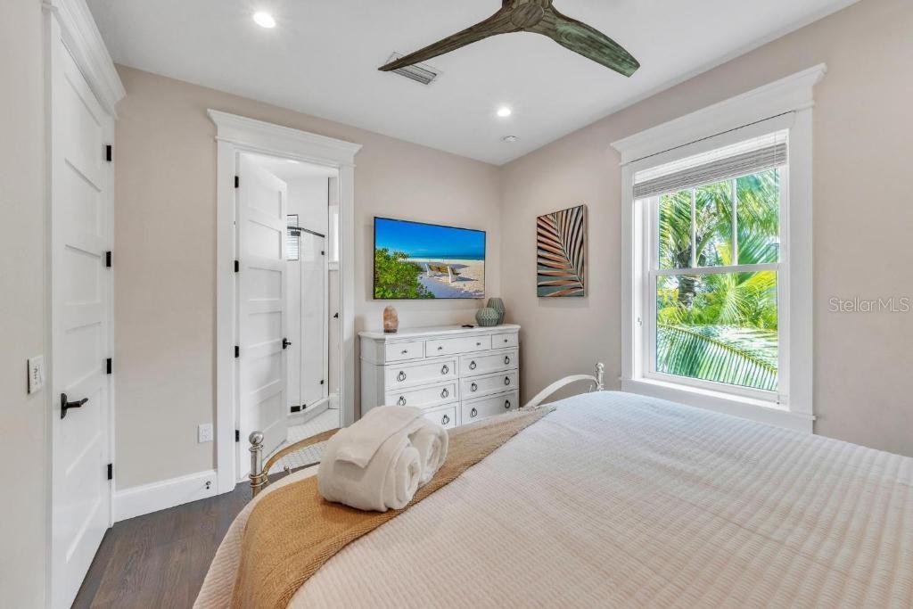 CORTEZ BEACH - Residential