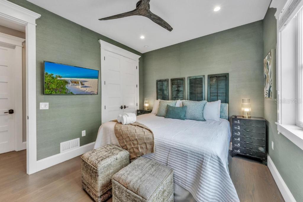 CORTEZ BEACH - Residential