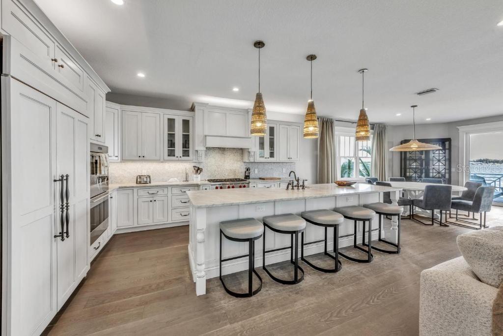 CORTEZ BEACH - Residential