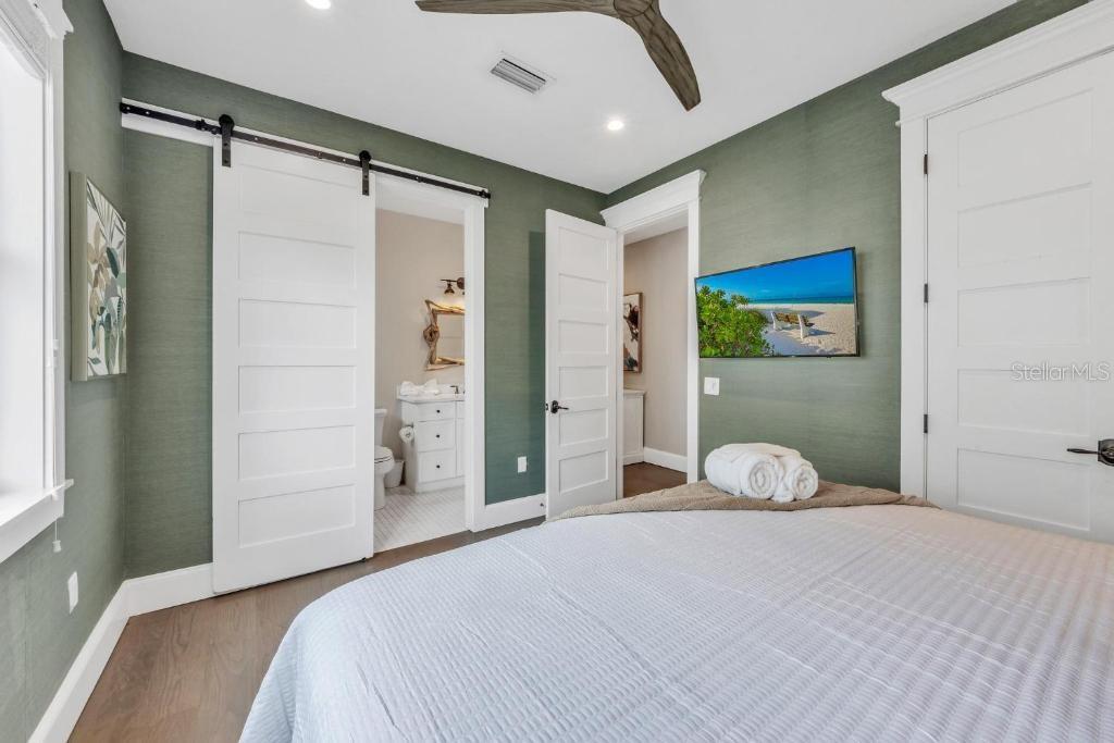 CORTEZ BEACH - Residential