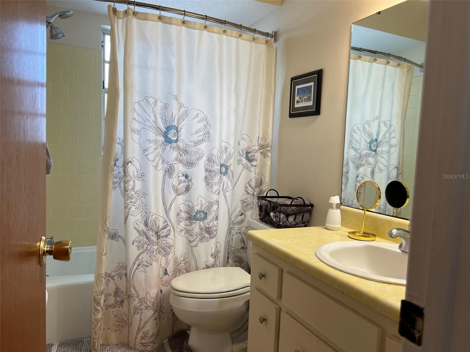 SOUTH VENICE - Residential Lease