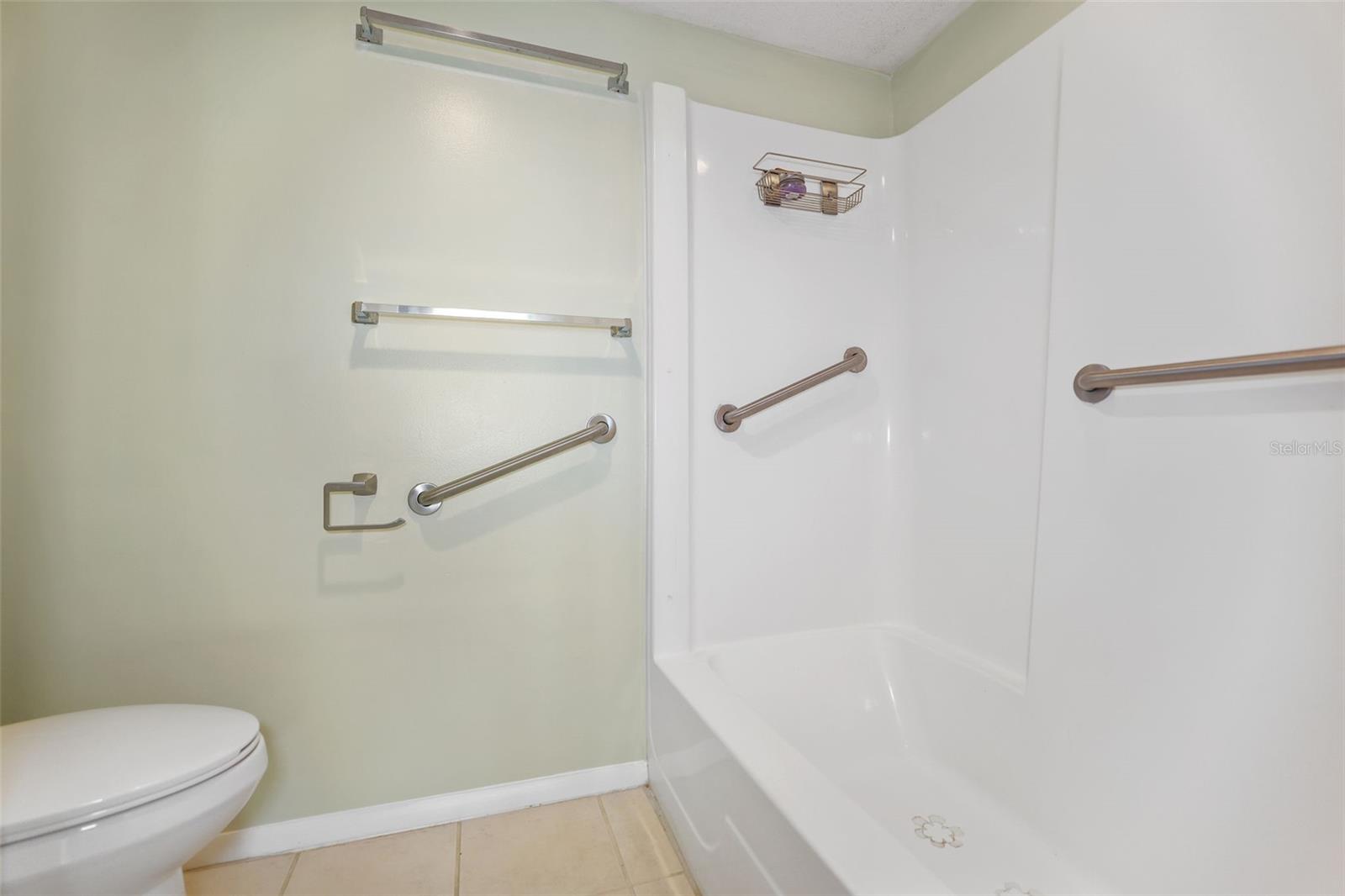 TREASURE ISLAND TENNIS & YACHT CLUB - Residential Lease