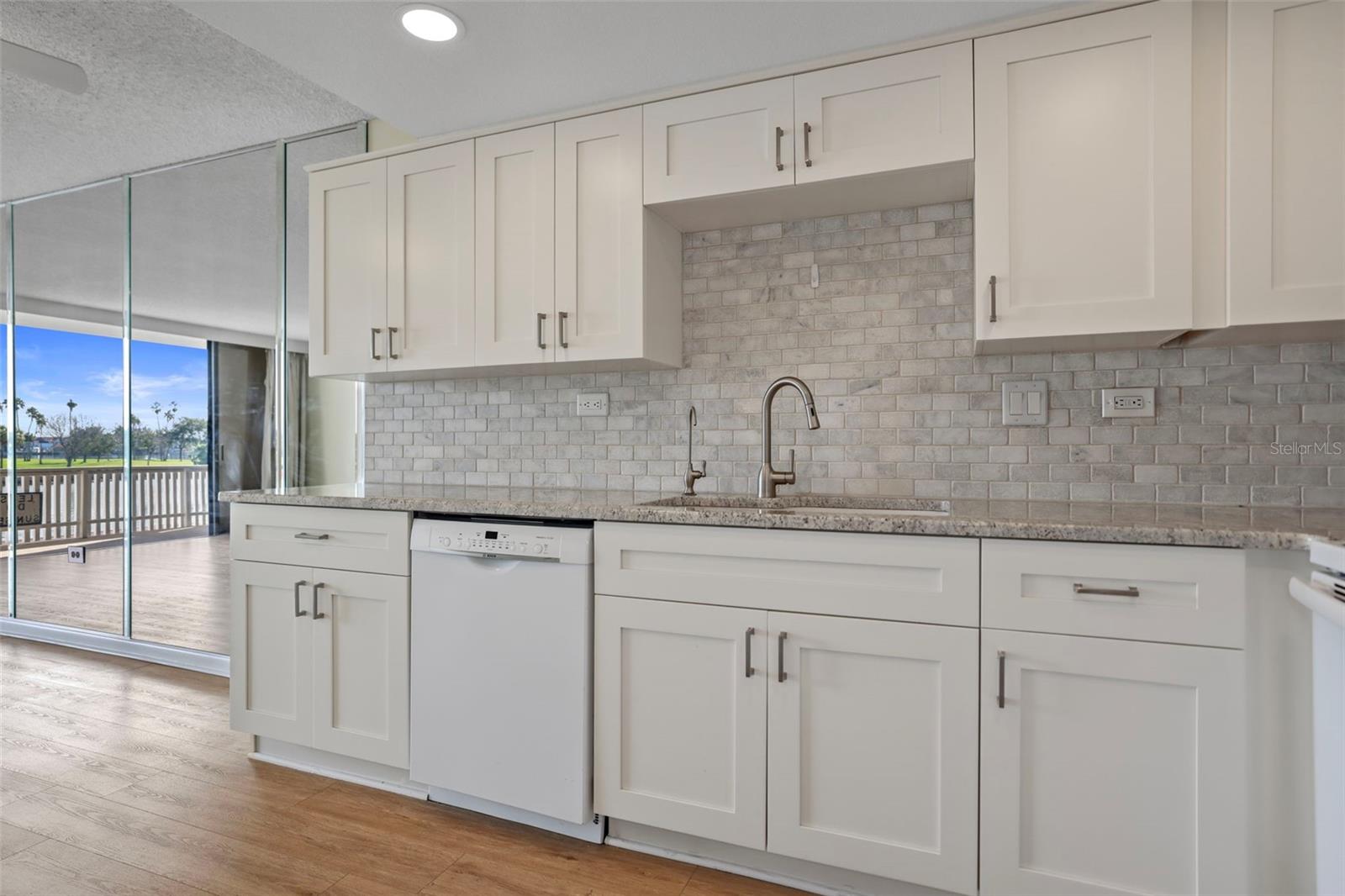 TREASURE ISLAND TENNIS & YACHT CLUB - Residential Lease