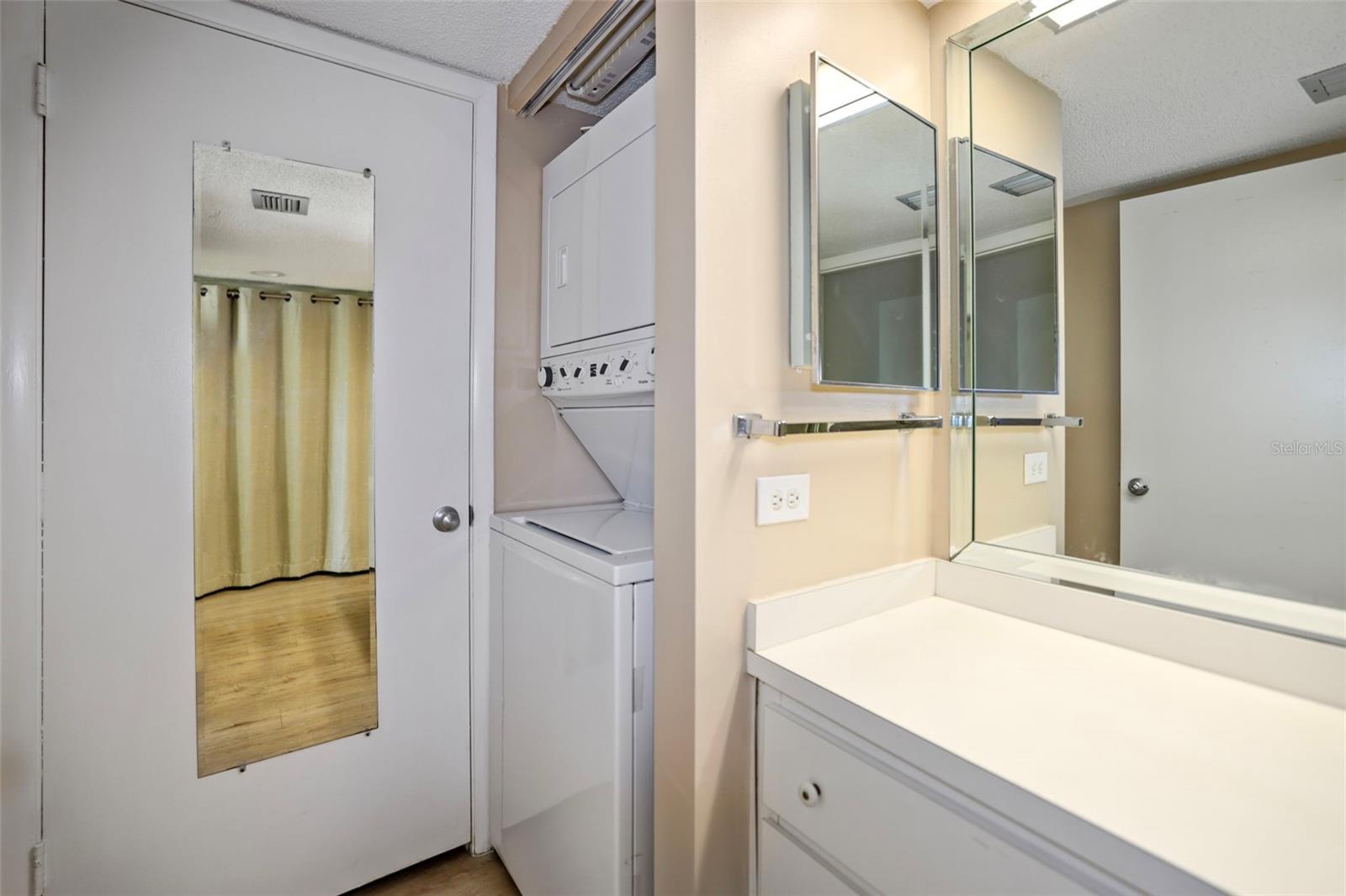 TREASURE ISLAND TENNIS & YACHT CLUB - Residential Lease