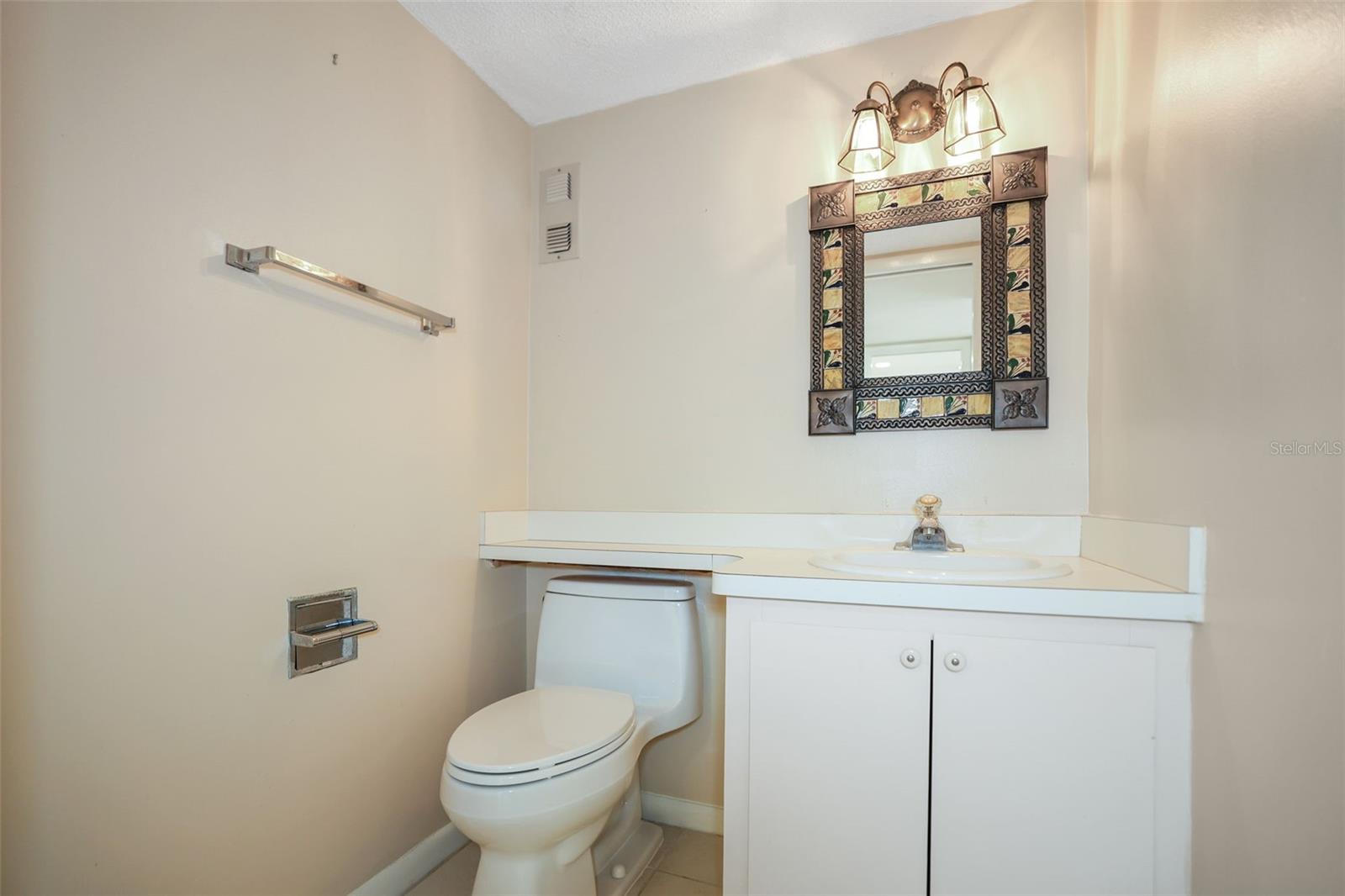 TREASURE ISLAND TENNIS & YACHT CLUB - Residential Lease