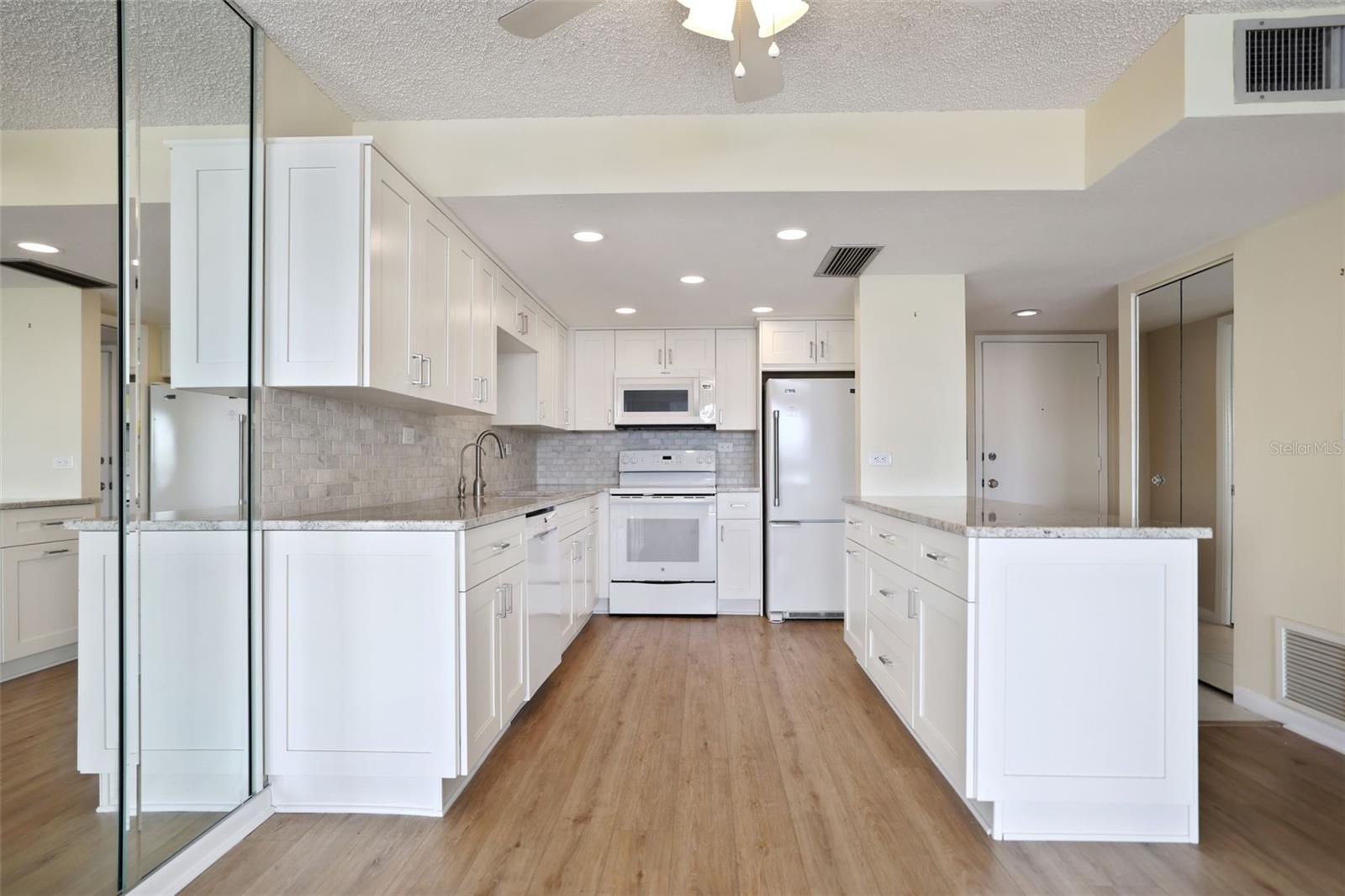 TREASURE ISLAND TENNIS & YACHT CLUB - Residential Lease