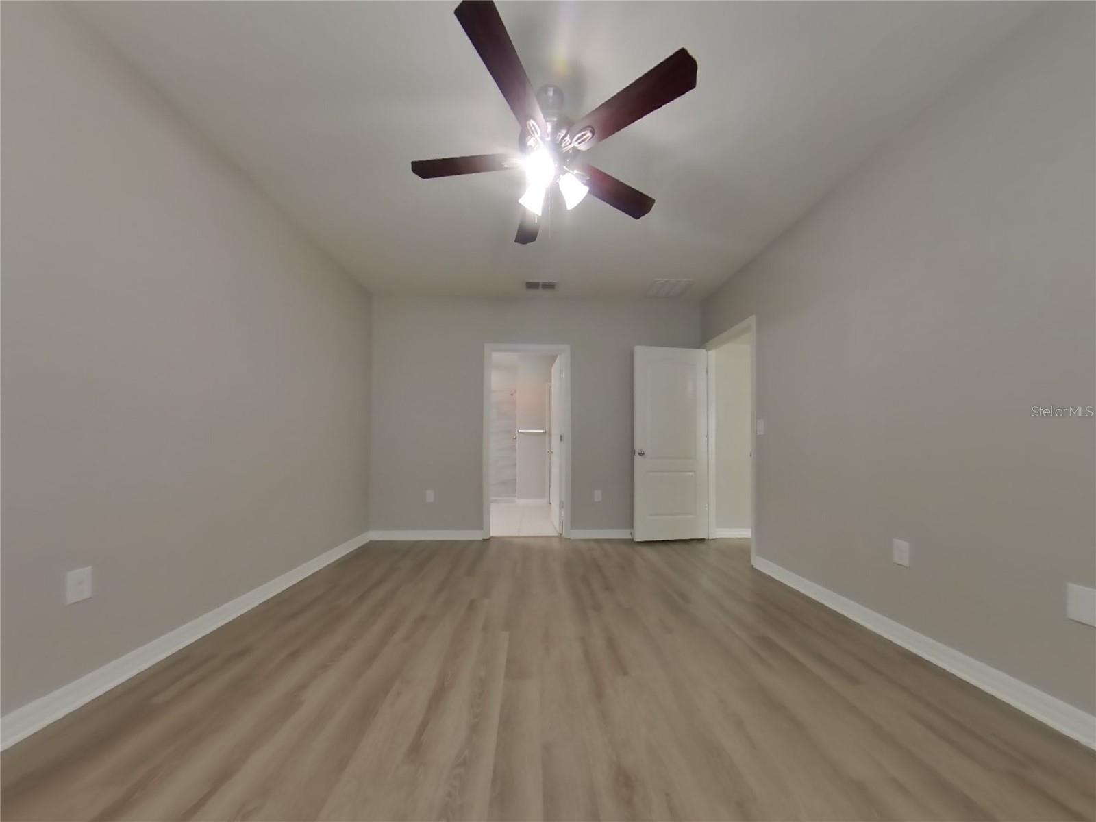 TAVARES LANE PARK RIDGE PH A - Residential Lease