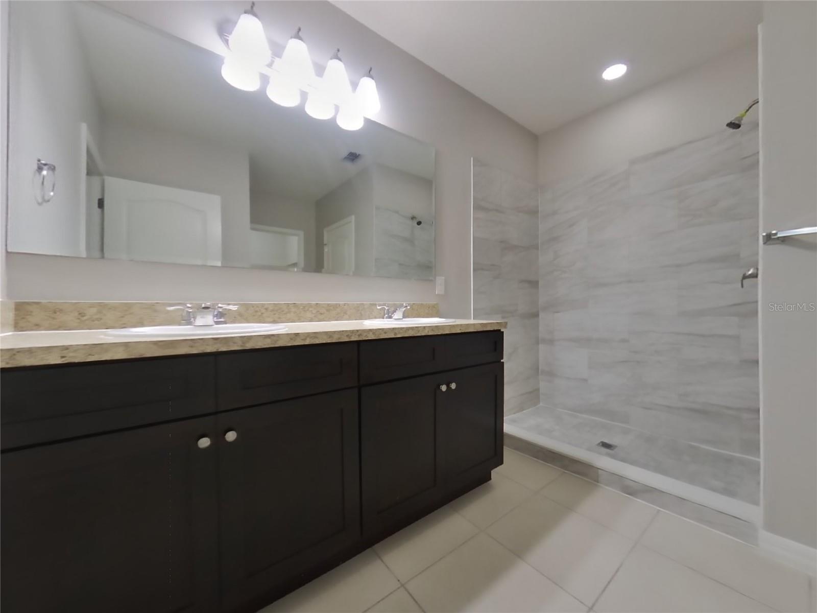 TAVARES LANE PARK RIDGE PH A - Residential Lease