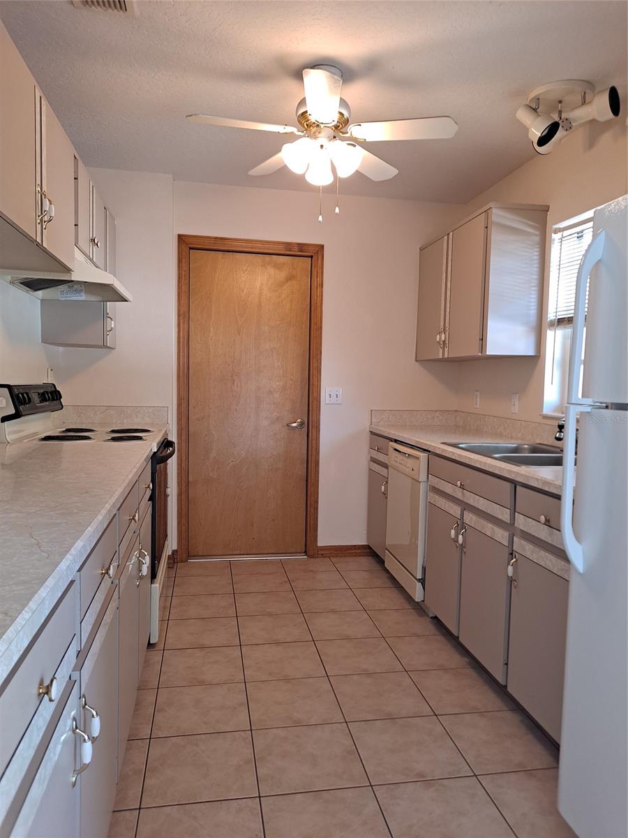 Florida Shores 01 - Residential Income