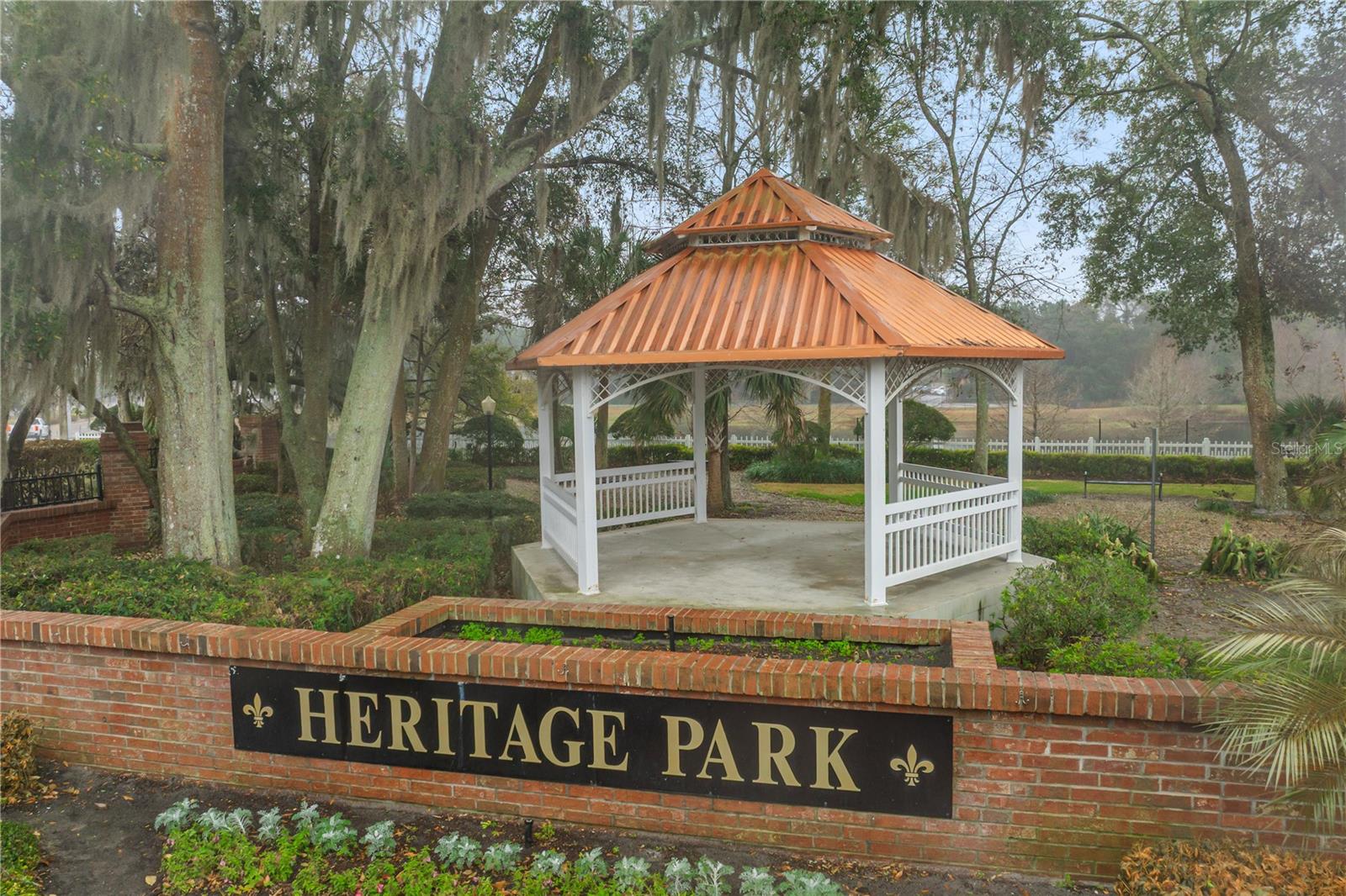 HERITAGE PARK TOWNHOMES - Residential