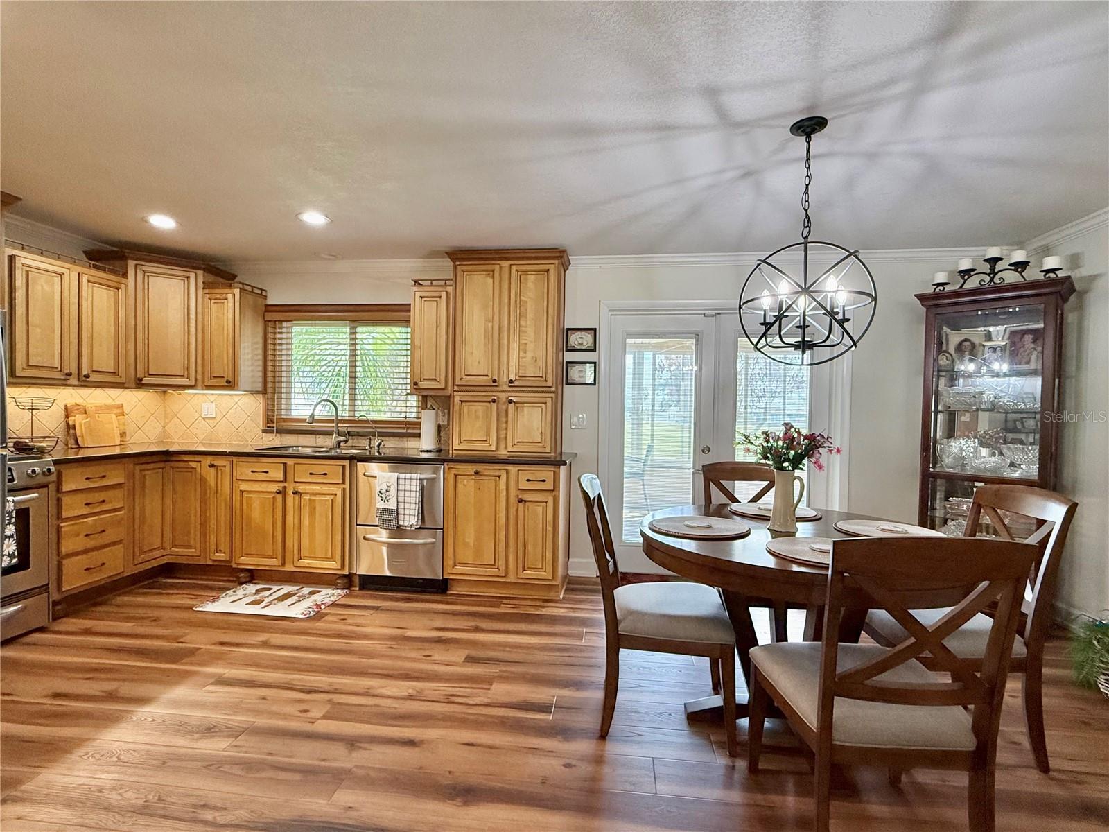 AVON LAKES SUB - Residential