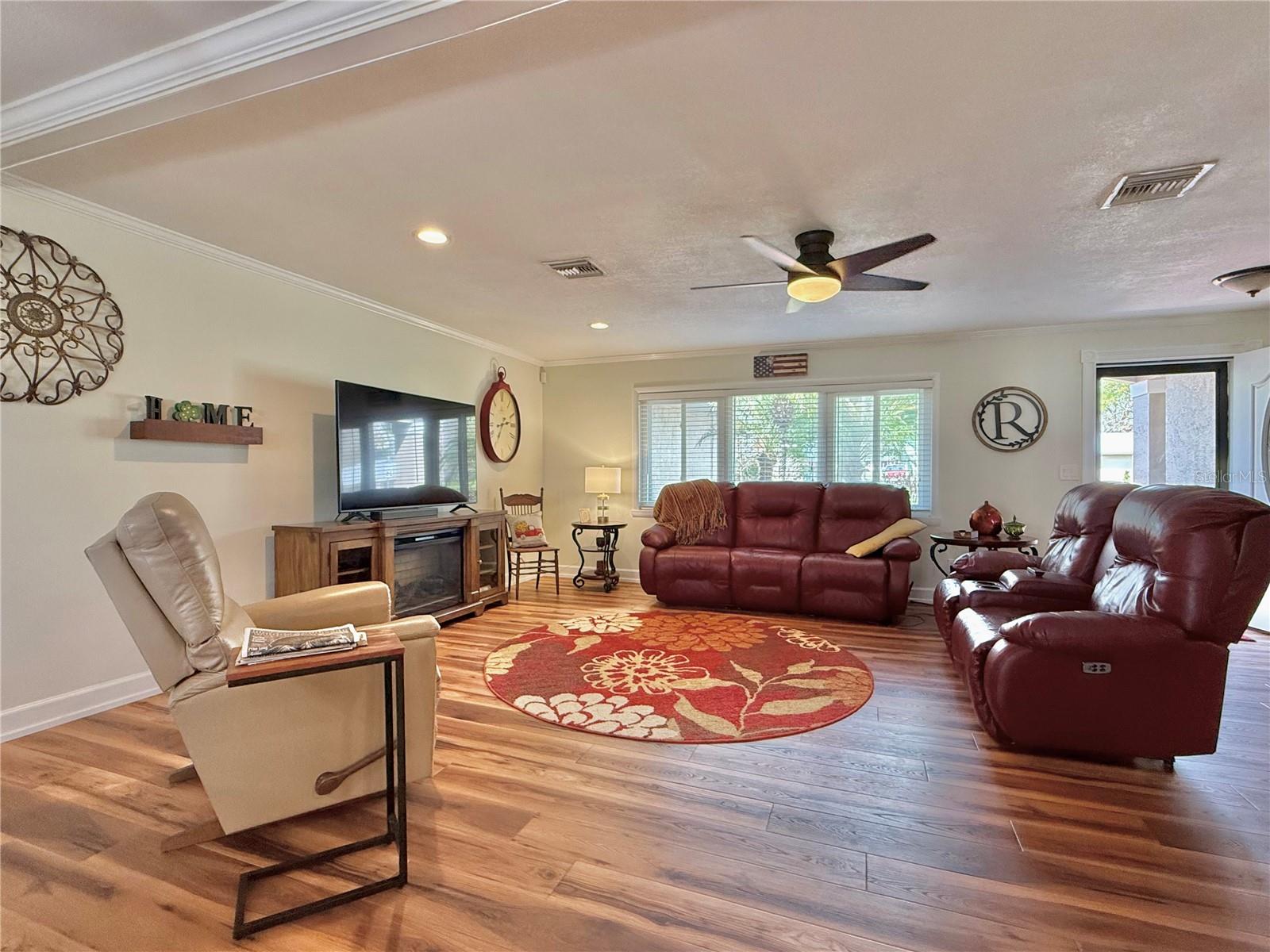 AVON LAKES SUB - Residential