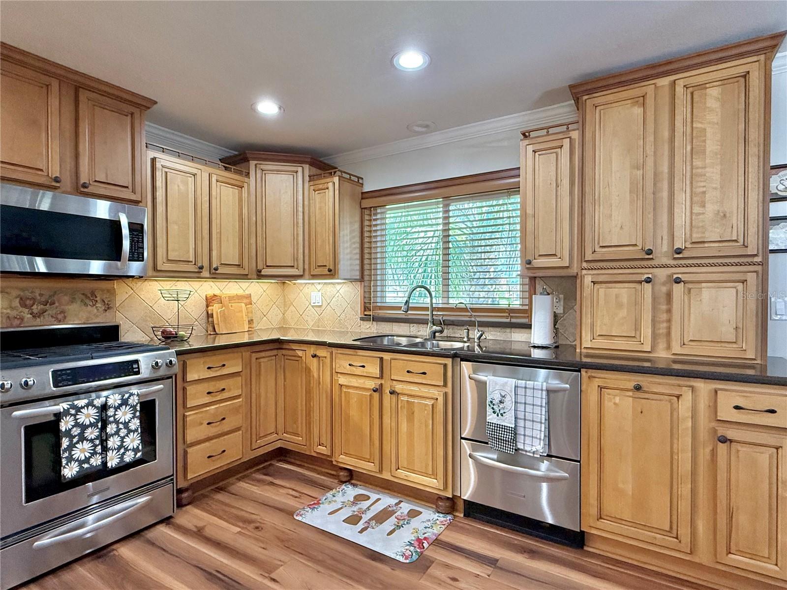 AVON LAKES SUB - Residential