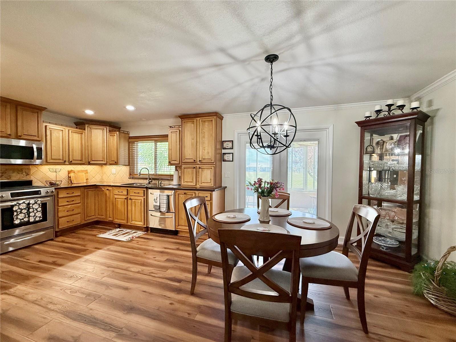 AVON LAKES SUB - Residential