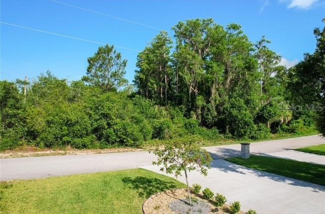 BUY NOW, BUILD LATER! This vacant lot is exactly where you want to be. 30 minutes or less from attractions such as Legoland, Peppa Pig Land, Bok Tower Gardens and beautiful Bella Cosa Wedding Venues. Minutes from shopping and entertainment in Lake Wales. Just around the corner from a growing community with new homes! Beat the market and make this lot your own!