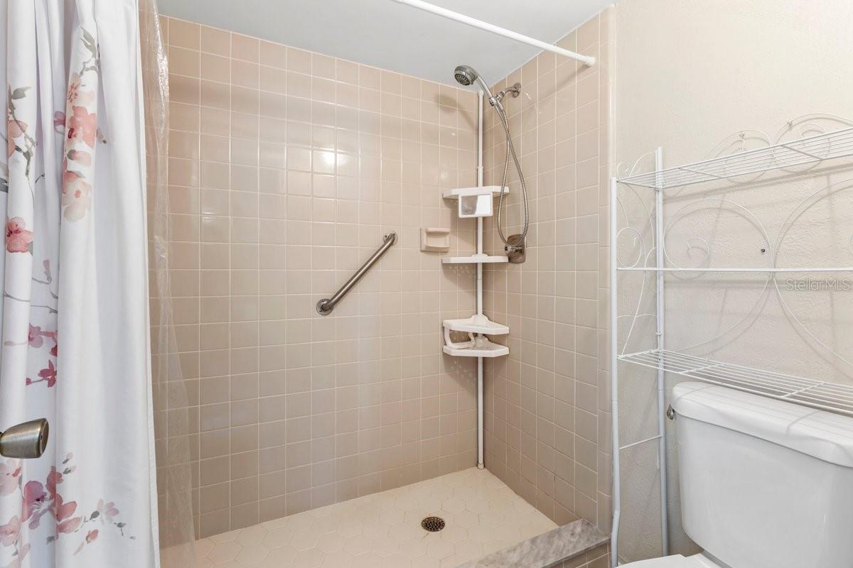 ESCONDIDO AT TOMOKA CONDO - Residential