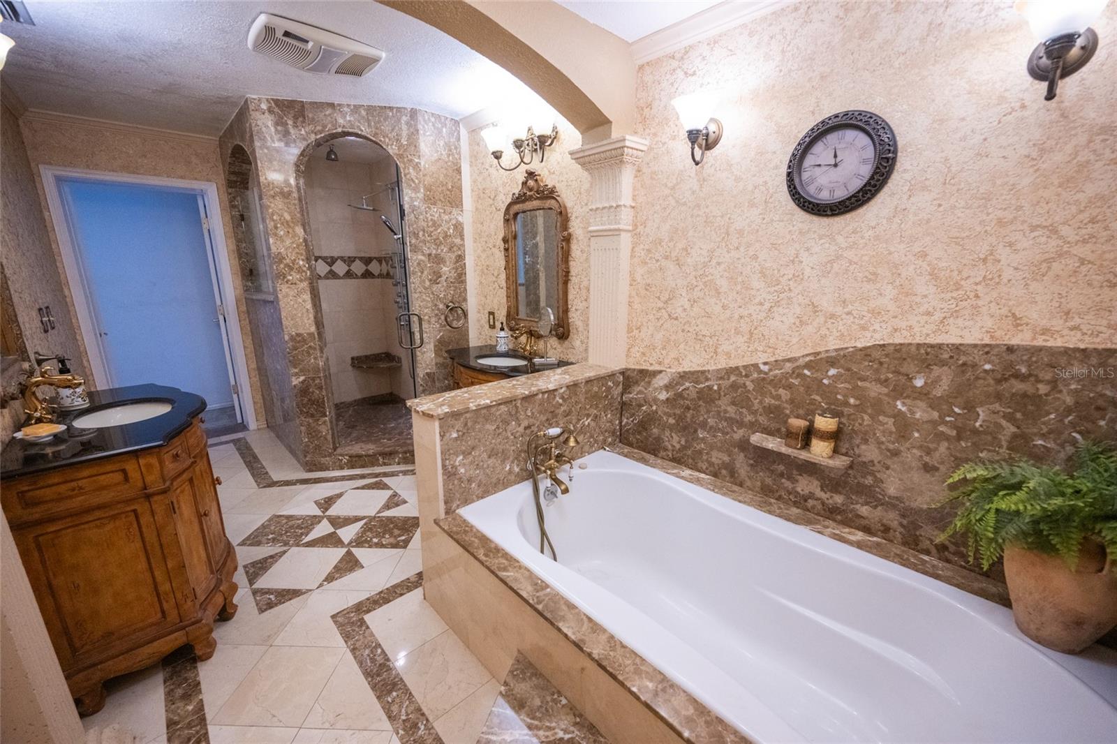 DECKER/MISSION VALLEY - Residential