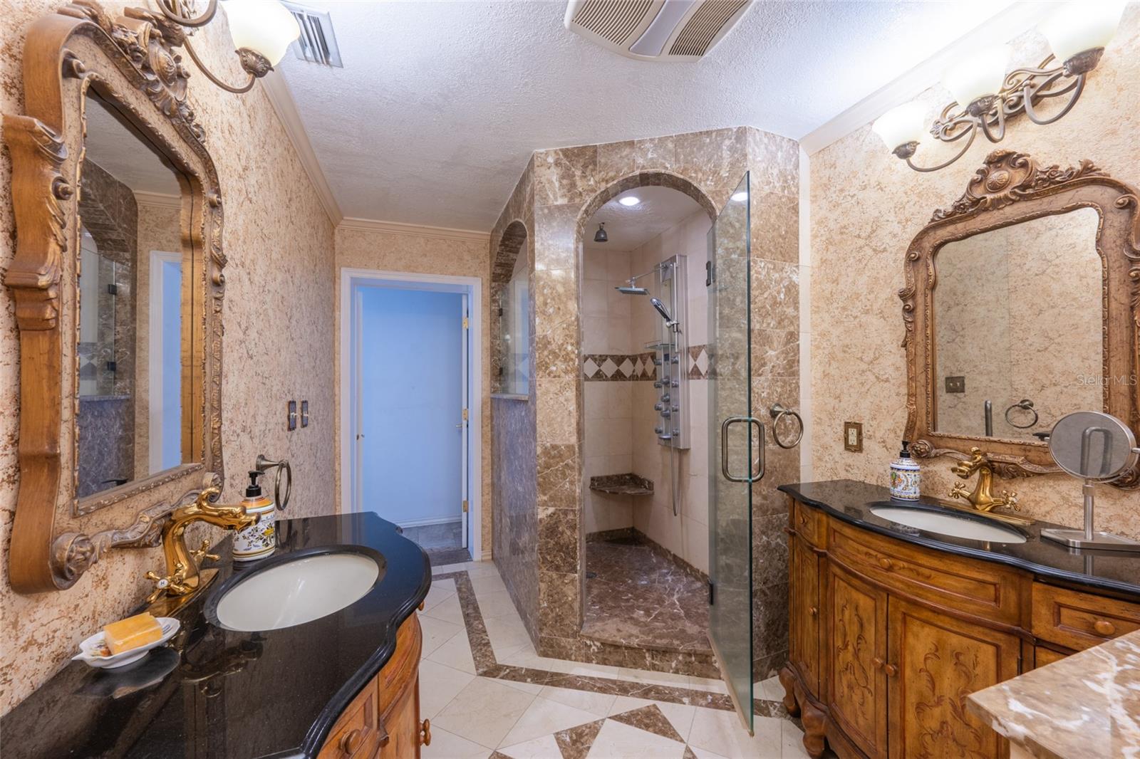 DECKER/MISSION VALLEY - Residential