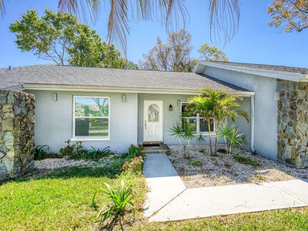 Photo of 2988 Pinewood Run, Palm Harbor, FL 34684 (MLS # TB8491395)