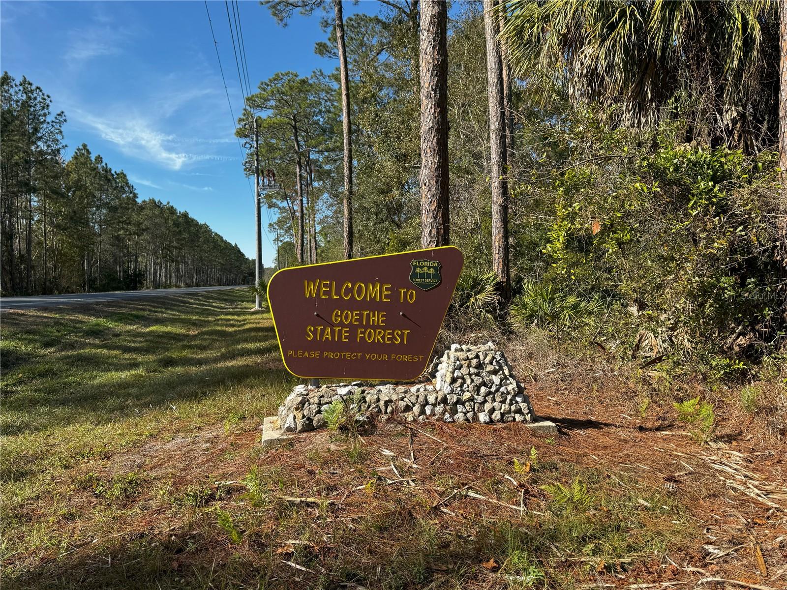 GOLDEN PARADISE - Land