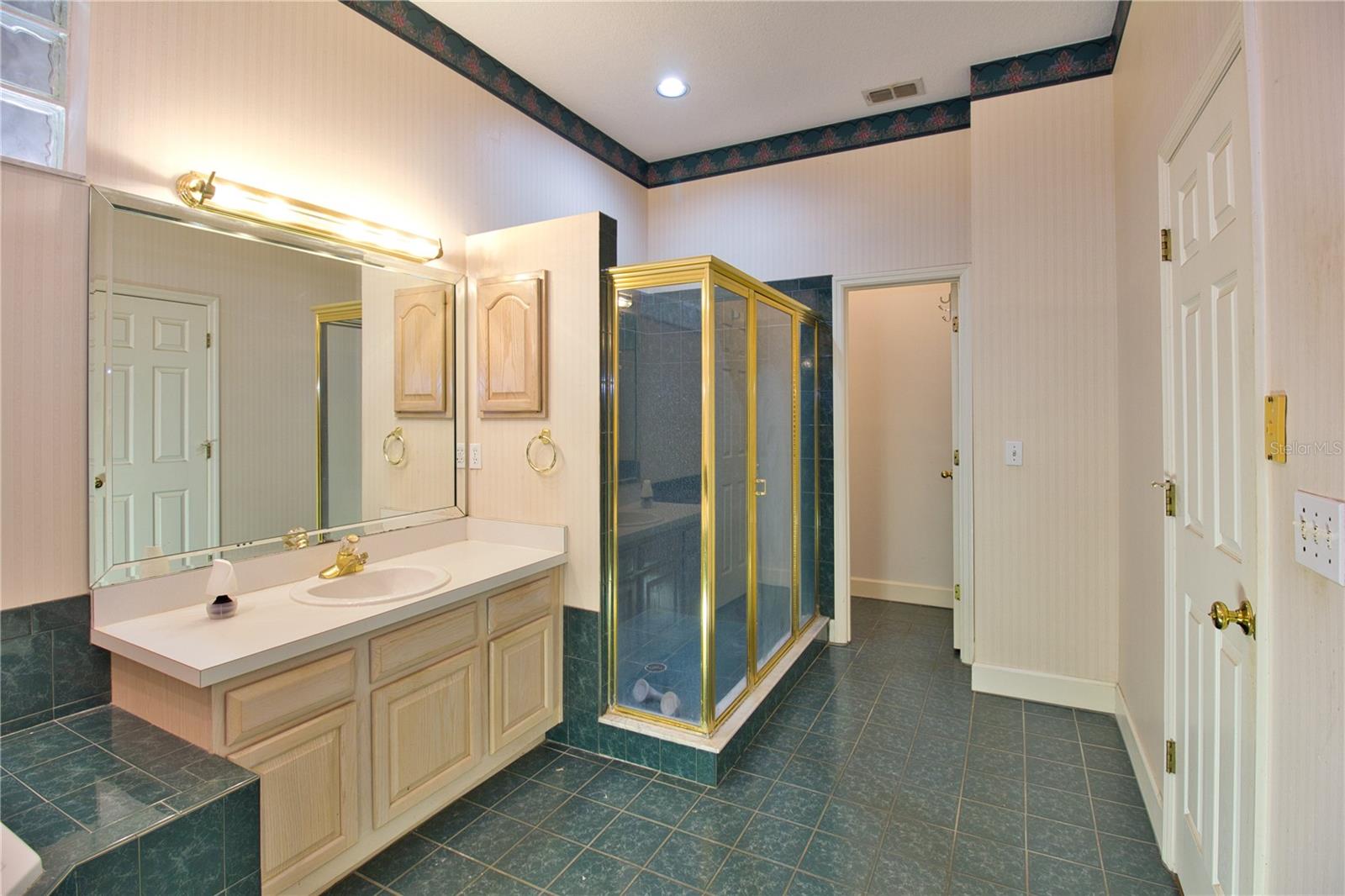 LAKE DEESON POINTE ADD - Residential