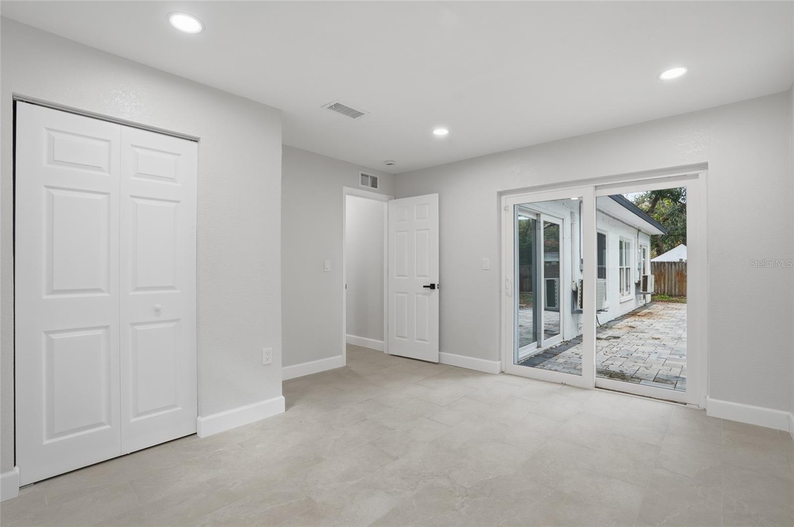 FOREST SQUARE - Residential