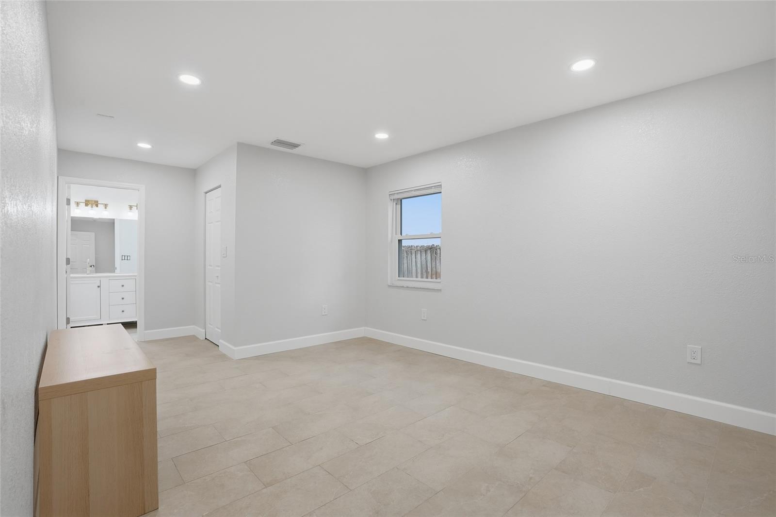 FOREST SQUARE - Residential