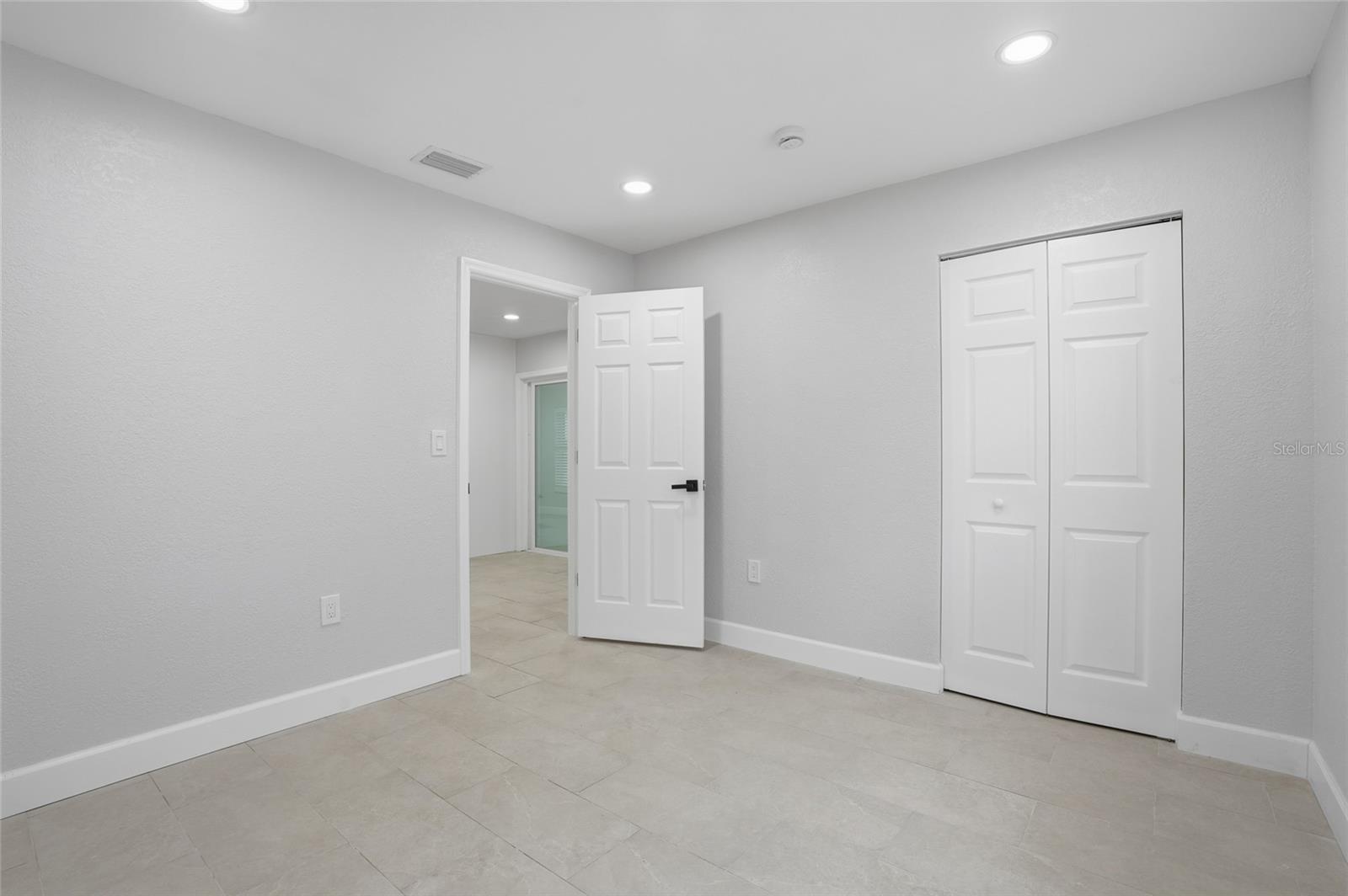 FOREST SQUARE - Residential