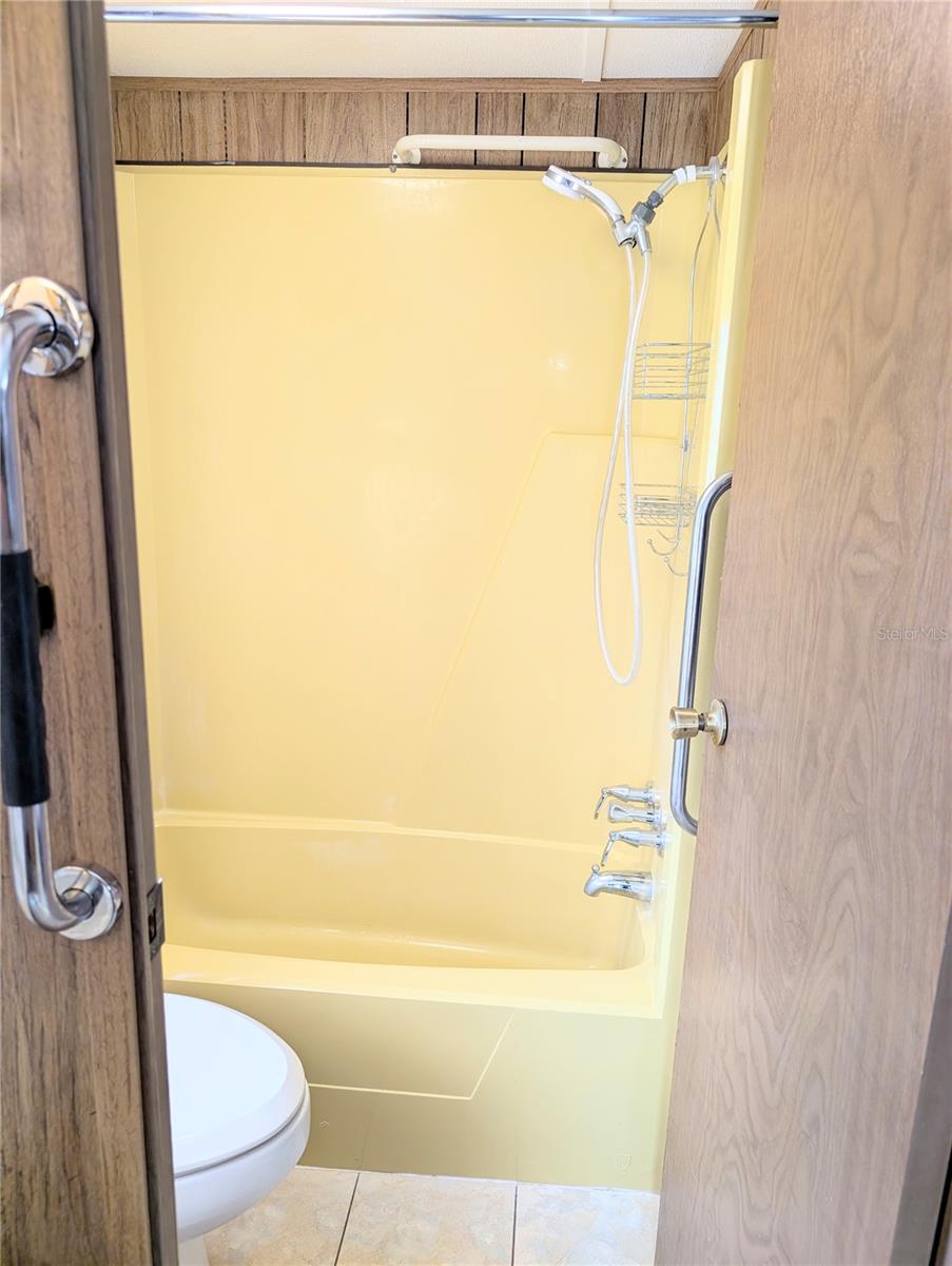 LAKE PARK - Residential