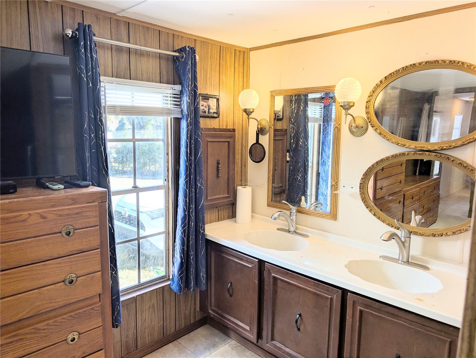 LAKE PARK - Residential