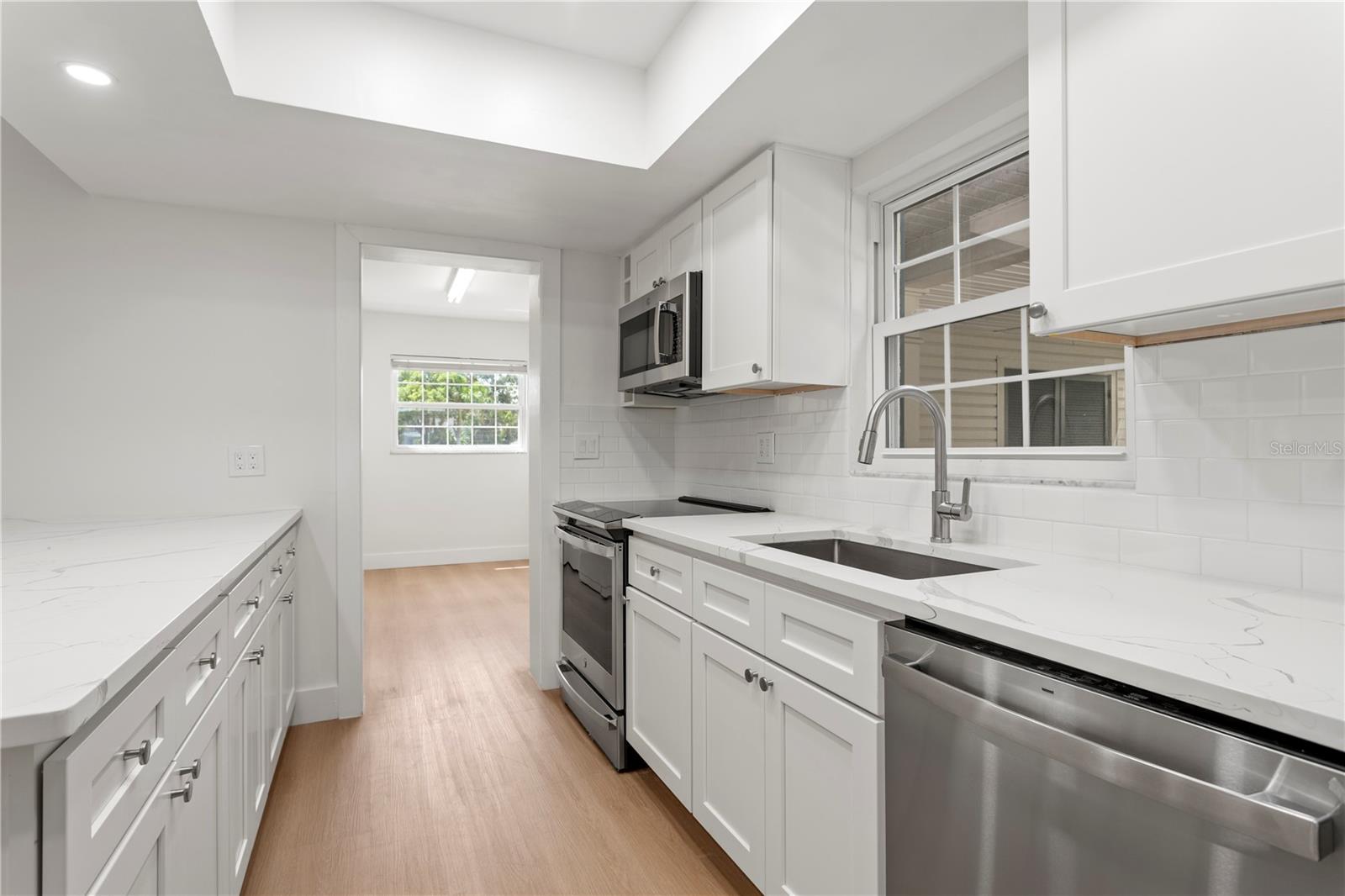 SUNSET PARK ISLES UNIT 5 - Residential Lease