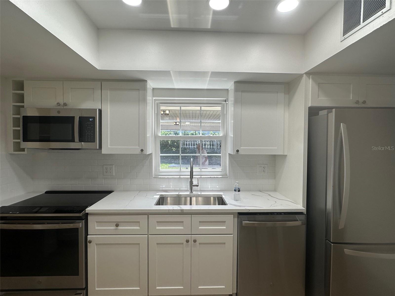 SUNSET PARK ISLES UNIT 5 - Residential Lease