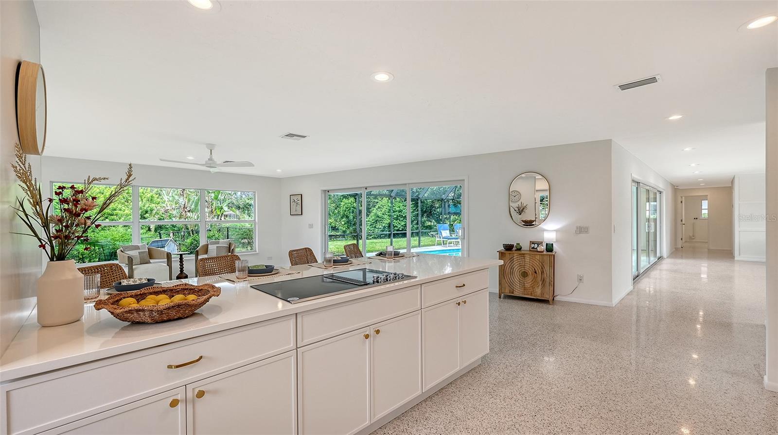 SOUTH GATE UNIT 31 - Residential