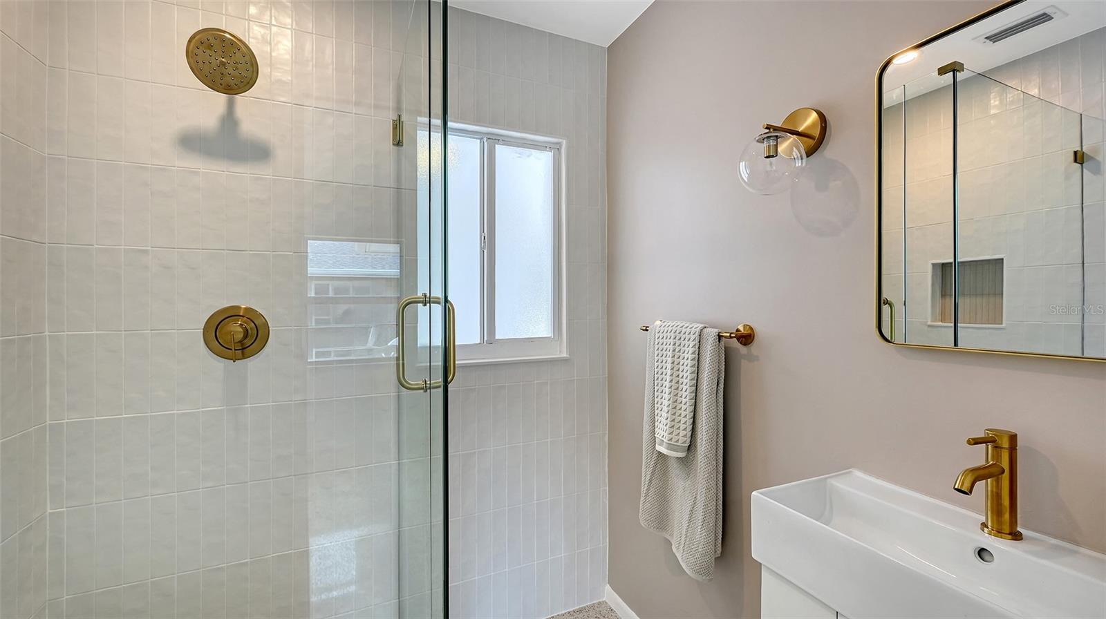 SOUTH GATE UNIT 31 - Residential