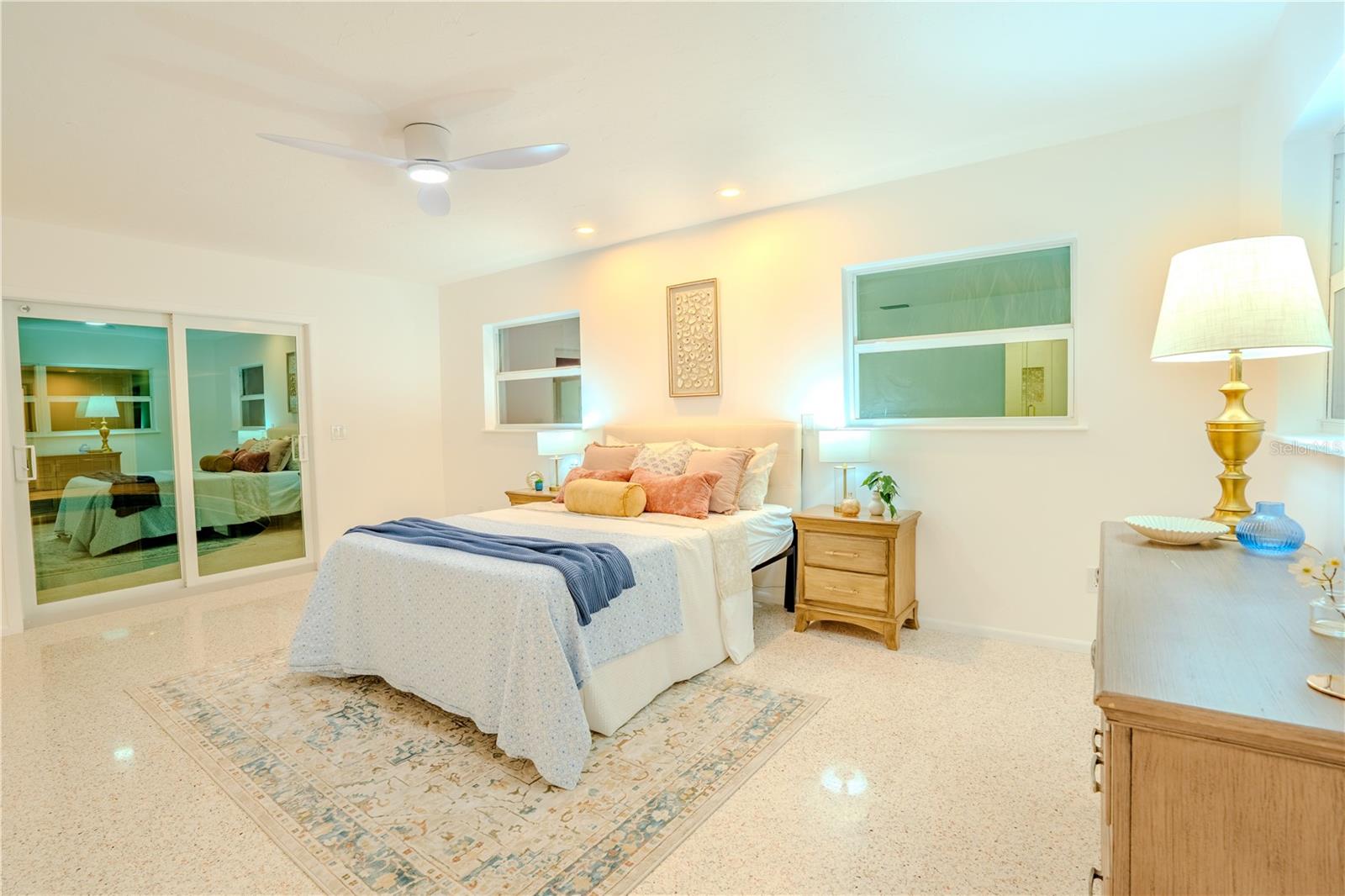 SOUTH GATE UNIT 31 - Residential