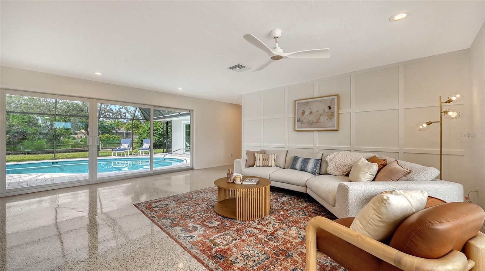 SOUTH GATE UNIT 31 - Residential