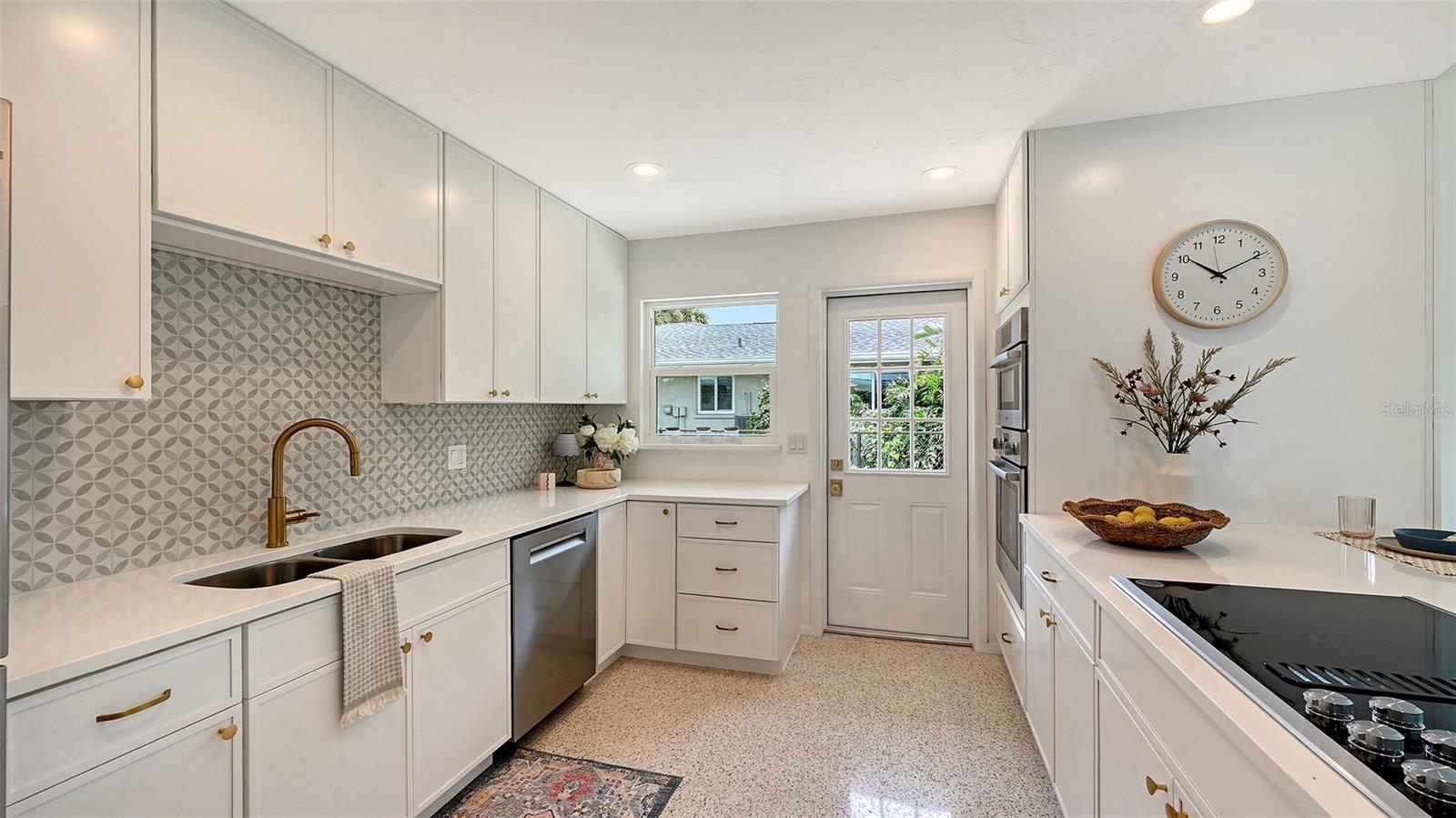 SOUTH GATE UNIT 31 - Residential