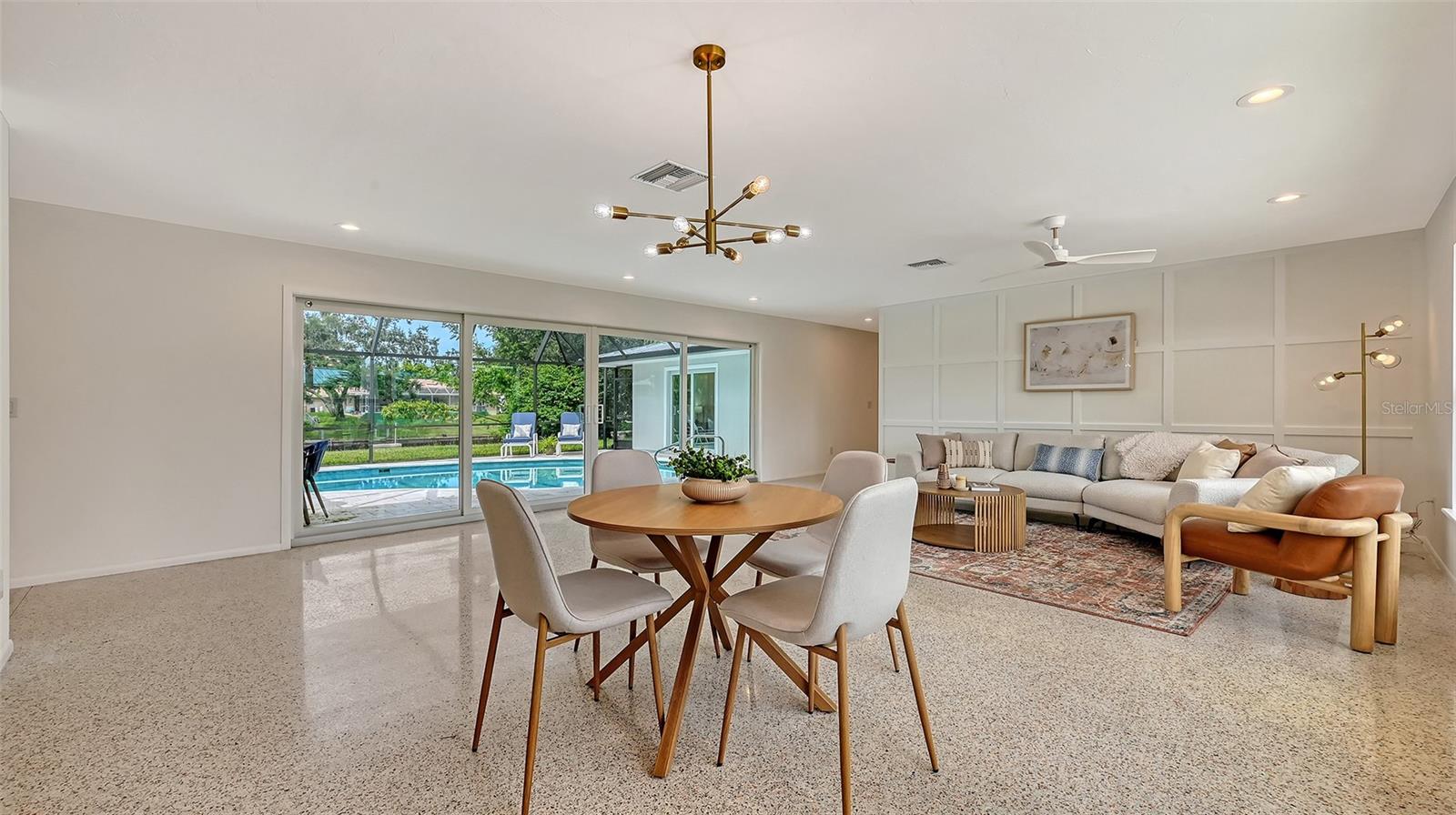 SOUTH GATE UNIT 31 - Residential