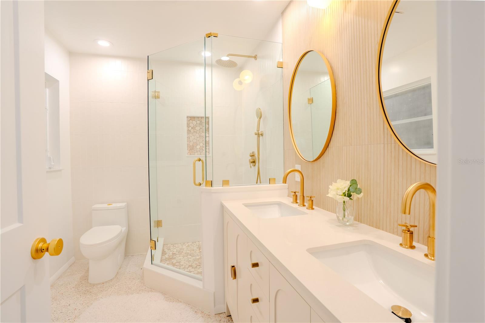 SOUTH GATE UNIT 31 - Residential