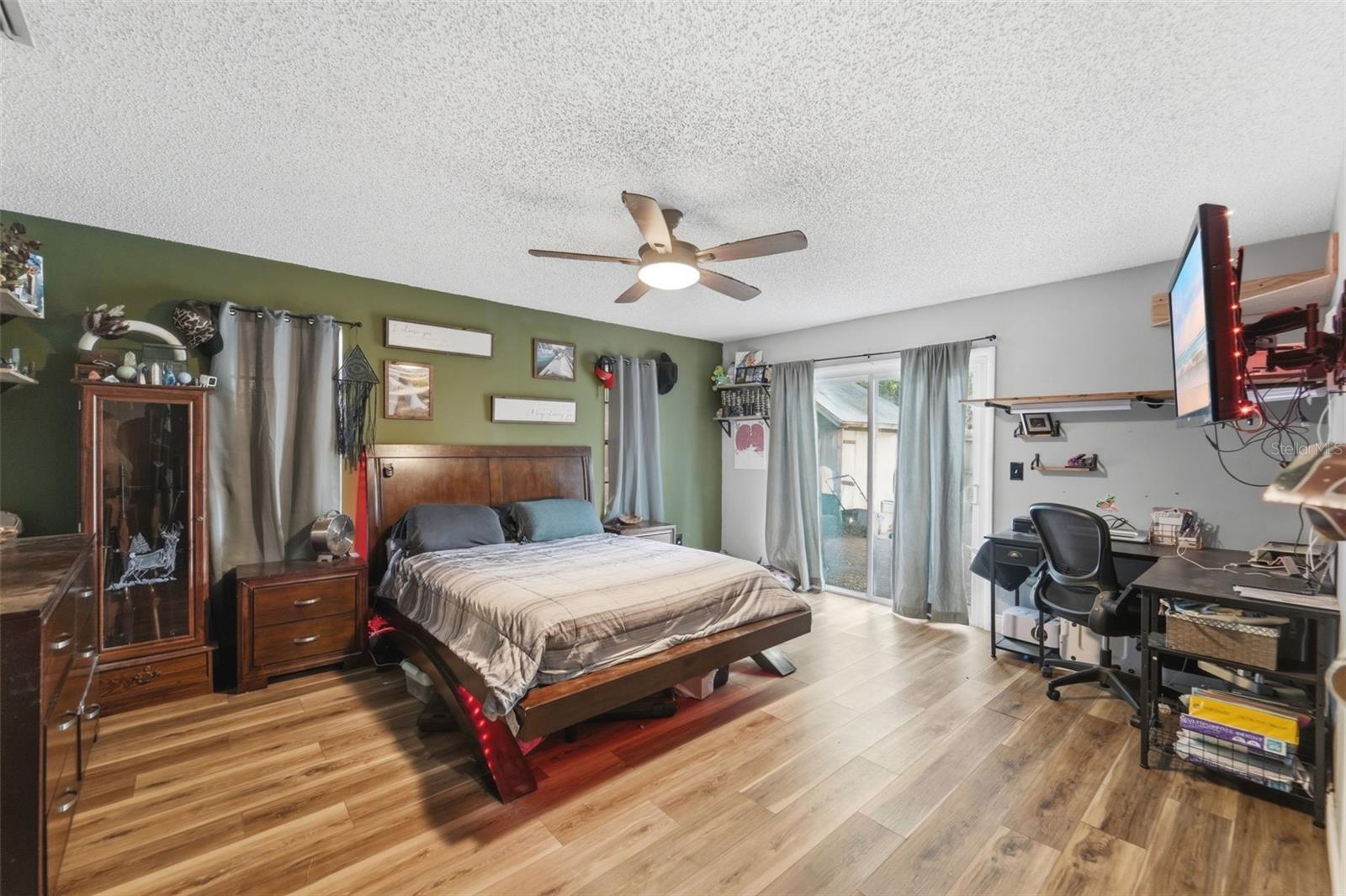 GAS LITE SQUARE - Residential