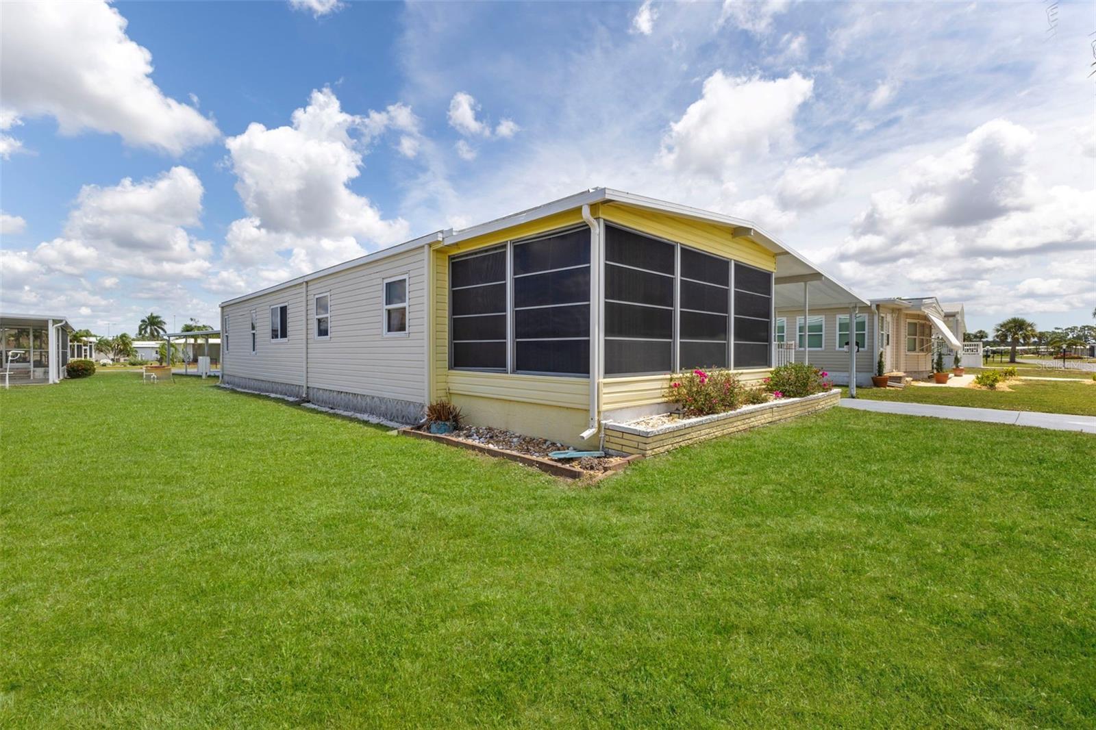 LA CASA MHP CO-OP - Residential