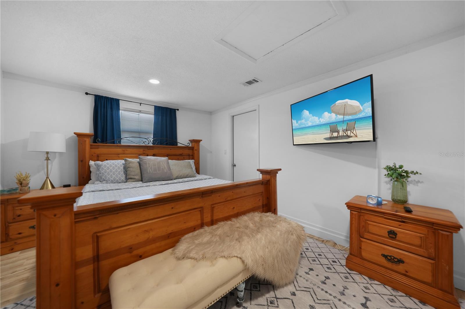 BREEZEWOOD MANOR - Residential Lease