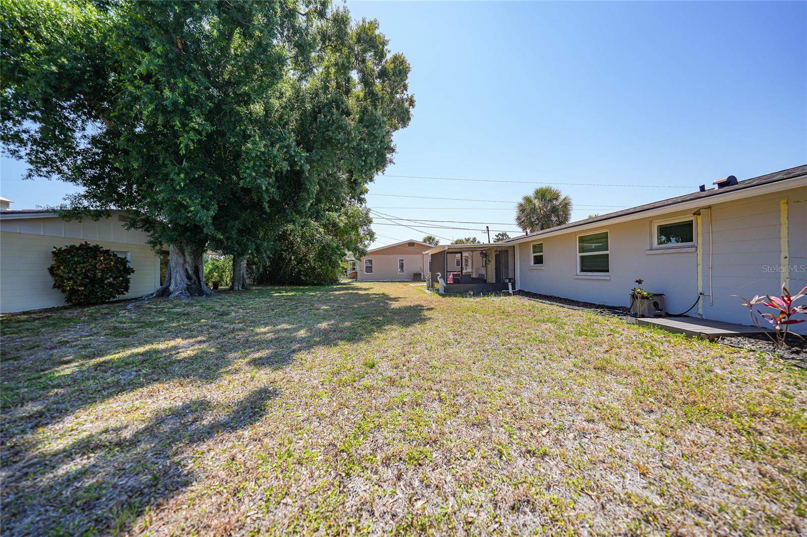 BREEZEWOOD MANOR - Residential Lease
