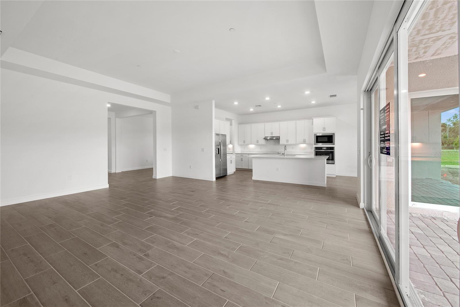 CALUSA COUNTRY CLUB - Residential